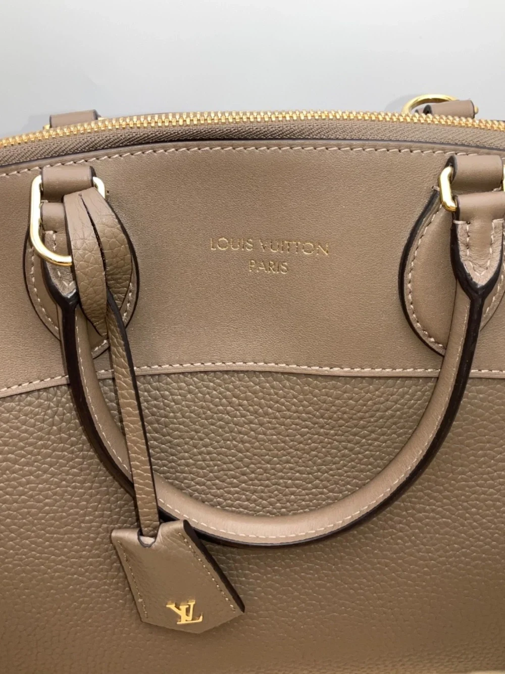 Louis Vuitton excellent very